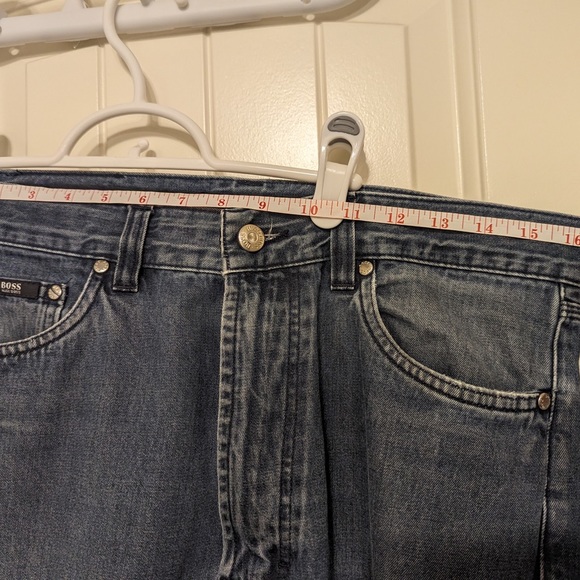 HUGO BOSS S34/32 relaxed fit jeans - Picture 2 of 10